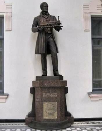 Памятник в Петербурге фон Герстнеру