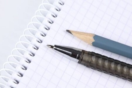 Ручка, карандаш и лист бумаги - а дальше начинается волшебство