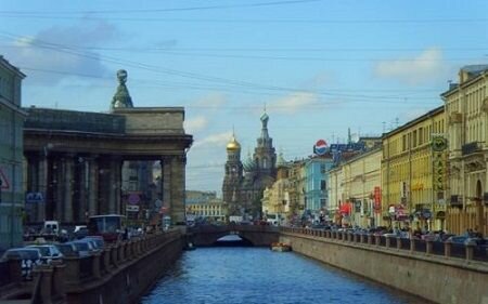 Вид на Казанский Собор и Спас-на-Крови с канала Грибоедова - наши дни