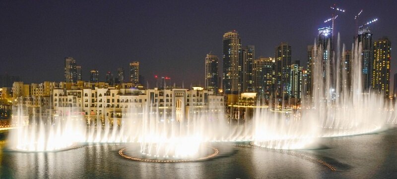 Вечерний Дубай - поющие фонтаны